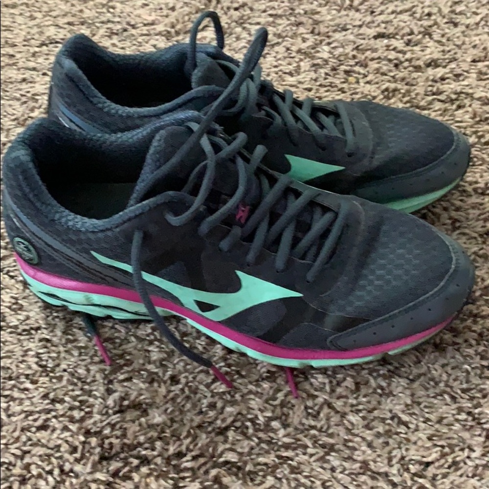 Mizuno running shoes